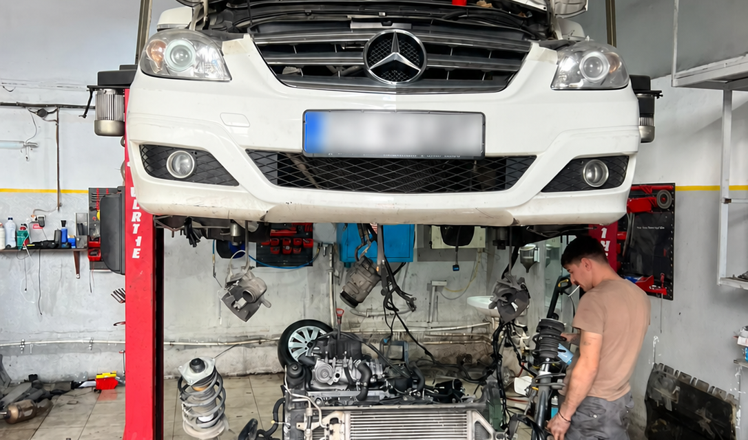 Reparație Mercedes în service