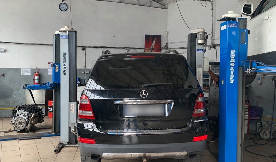 Service Mercedes pe elevator
