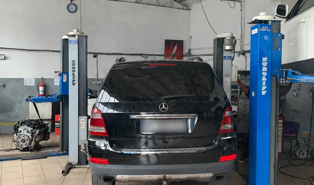 Service Mercedes pe elevator